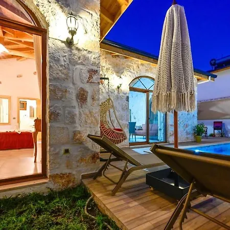 וילה Canoezue 4 פאטהיה